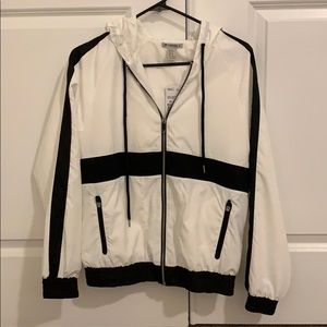 NWT Forever 21 active windbreaker jacket  XS